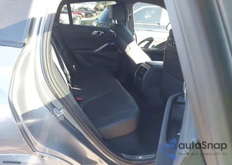 2025 BMW X6 xDrive40I z USA, uszkodzony, nr VIN 5UX33EX02S9W98230